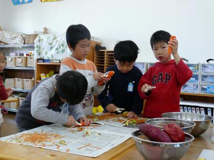 皮むきすごく上手になってきましたよ。お家でもどうぞ。