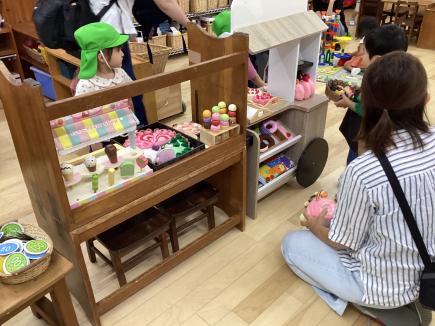 ケーキ屋さんがオープンしました！いらっしゃいませ～♪