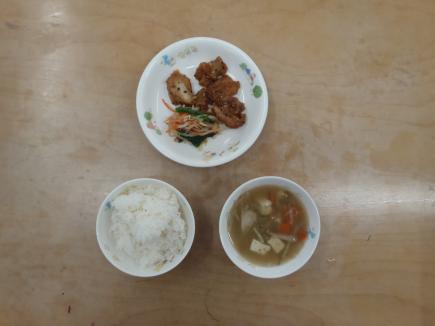 そして、今日の給食。