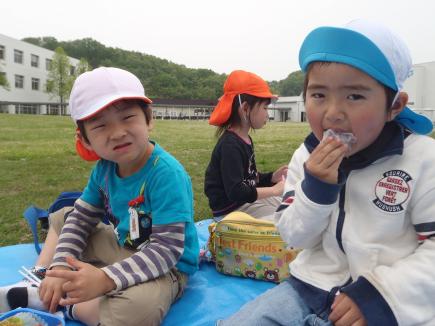 お外で食べるお弁当は、最高！！