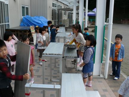 ステージ準備中「なんか、うまくいかない・・・」考え中